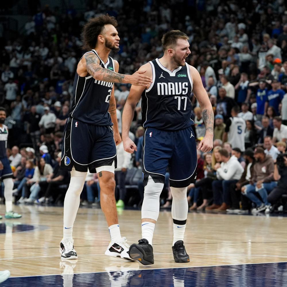 她屡屡挑战 她屡屡挑战