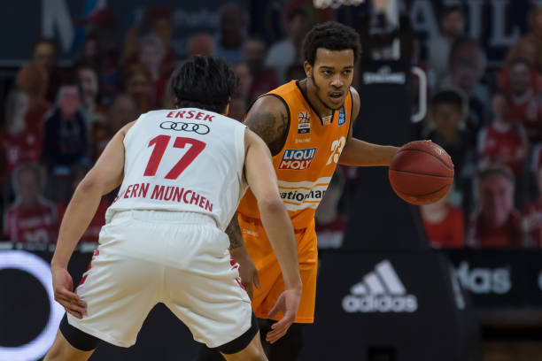 持保留态度 持保留态度