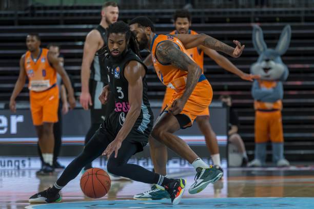 裁判更容易 裁判更容易